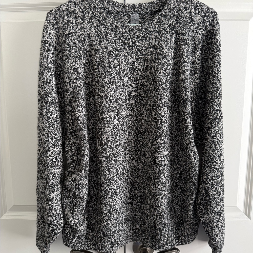 Lou & Grey Black and White Crewneck Sweater